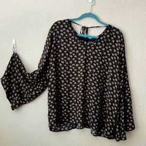 Loft blouse w/bell sleeves — size XL